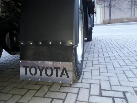 Брызговик ТОЙОТА на грузовик